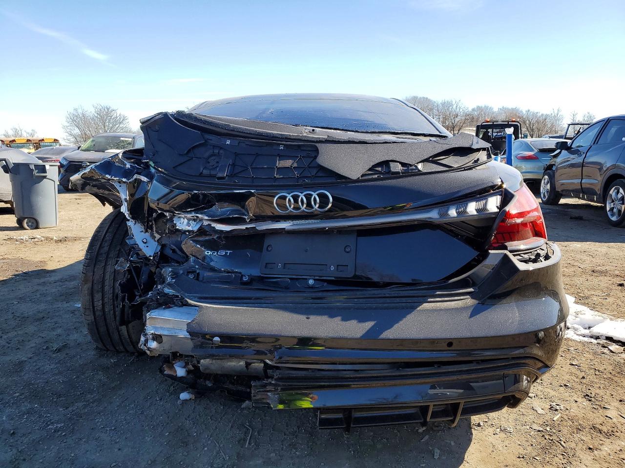 Audi e-tron Premium Plus