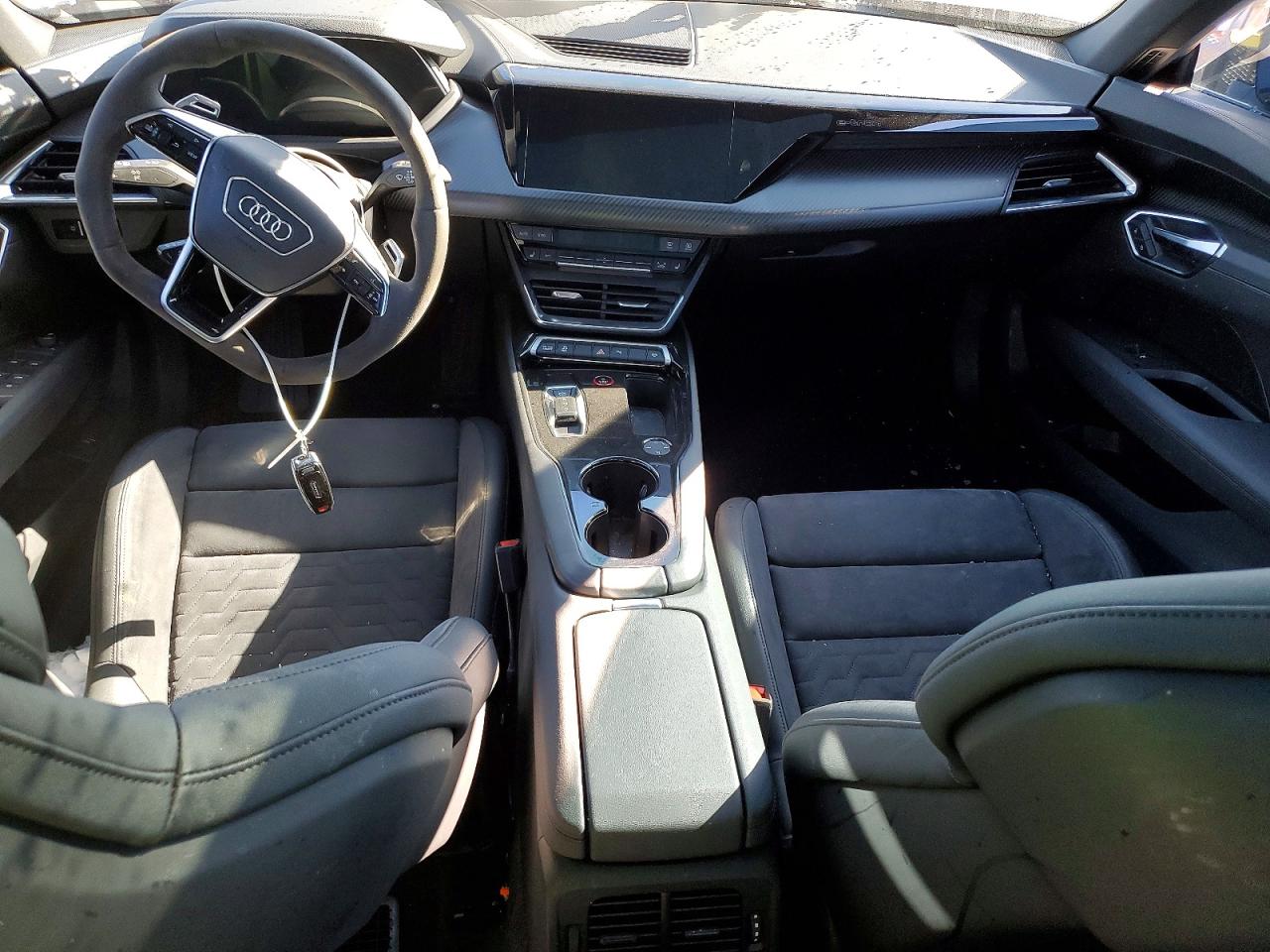 Audi e-tron Premium Plus