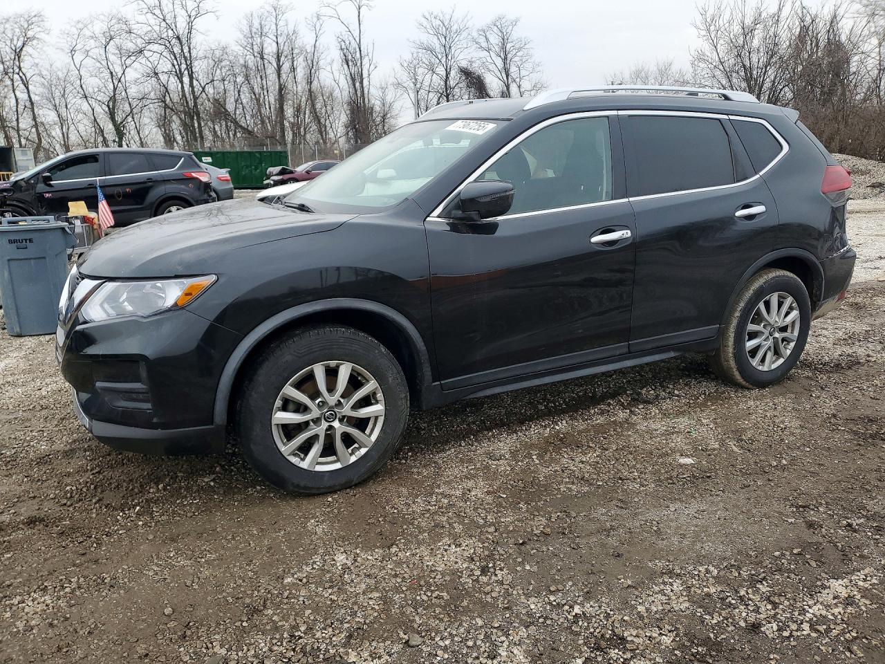 Salvage Nissan Rogue Image