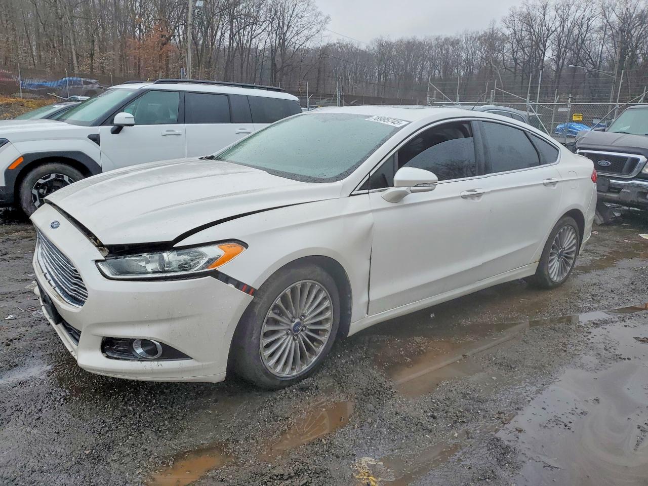 Salvage Ford Fusion Image