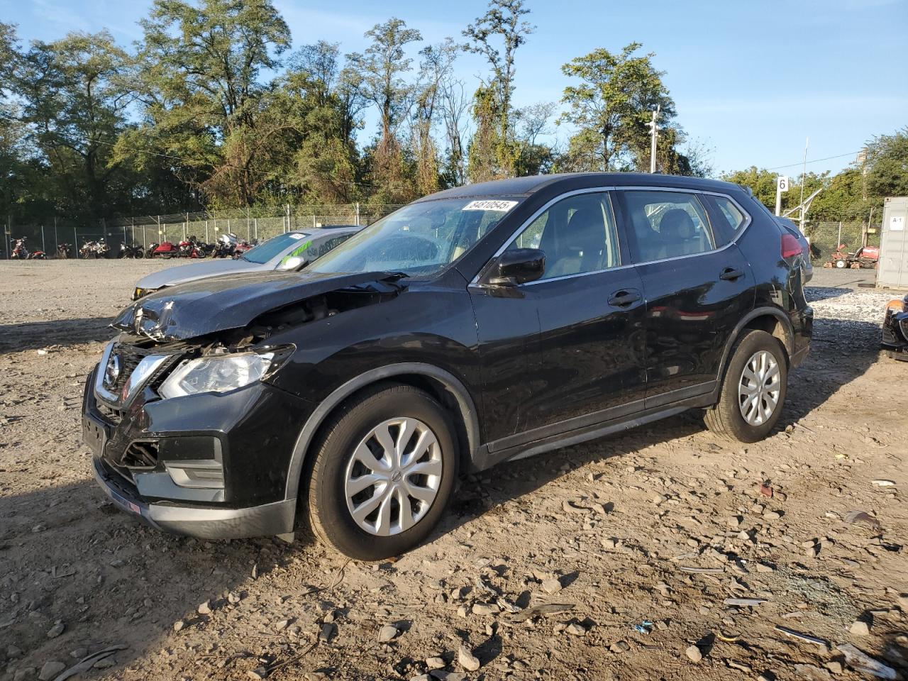 Salvage Nissan Rogue Image