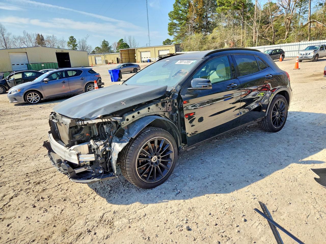 Salvage Mercedes-Benz GLA Image