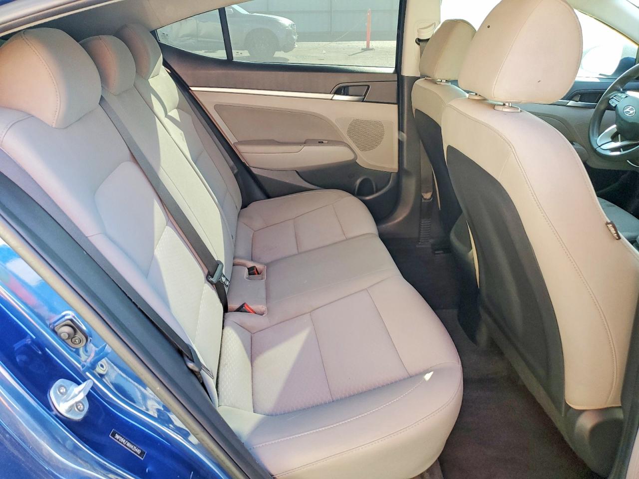 Hyundai ELANTRA Sel