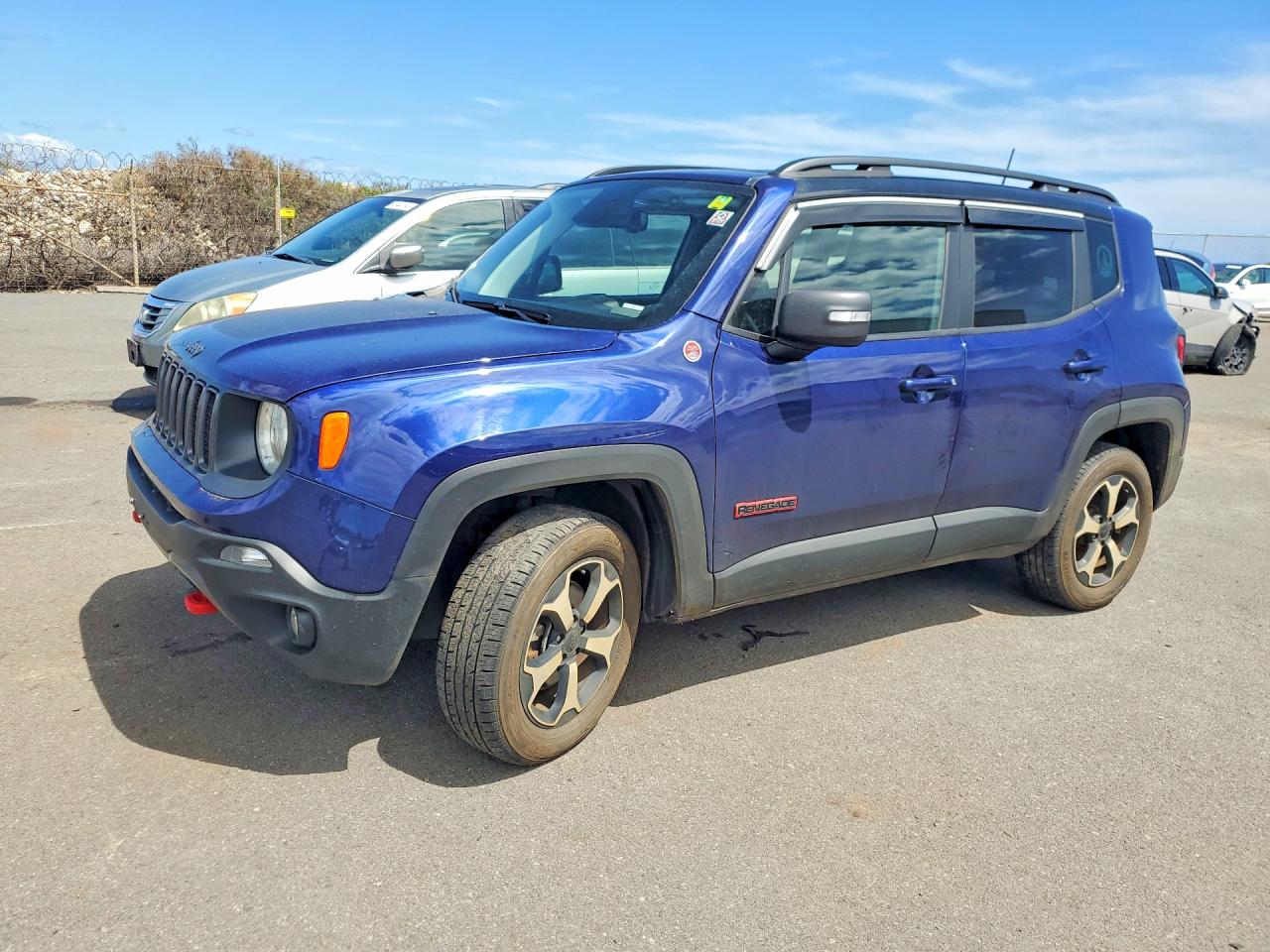 Salvage Jeep Renegade Image