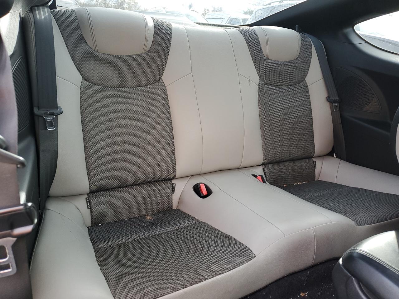 Hyundai Genesis 2.0t Premium