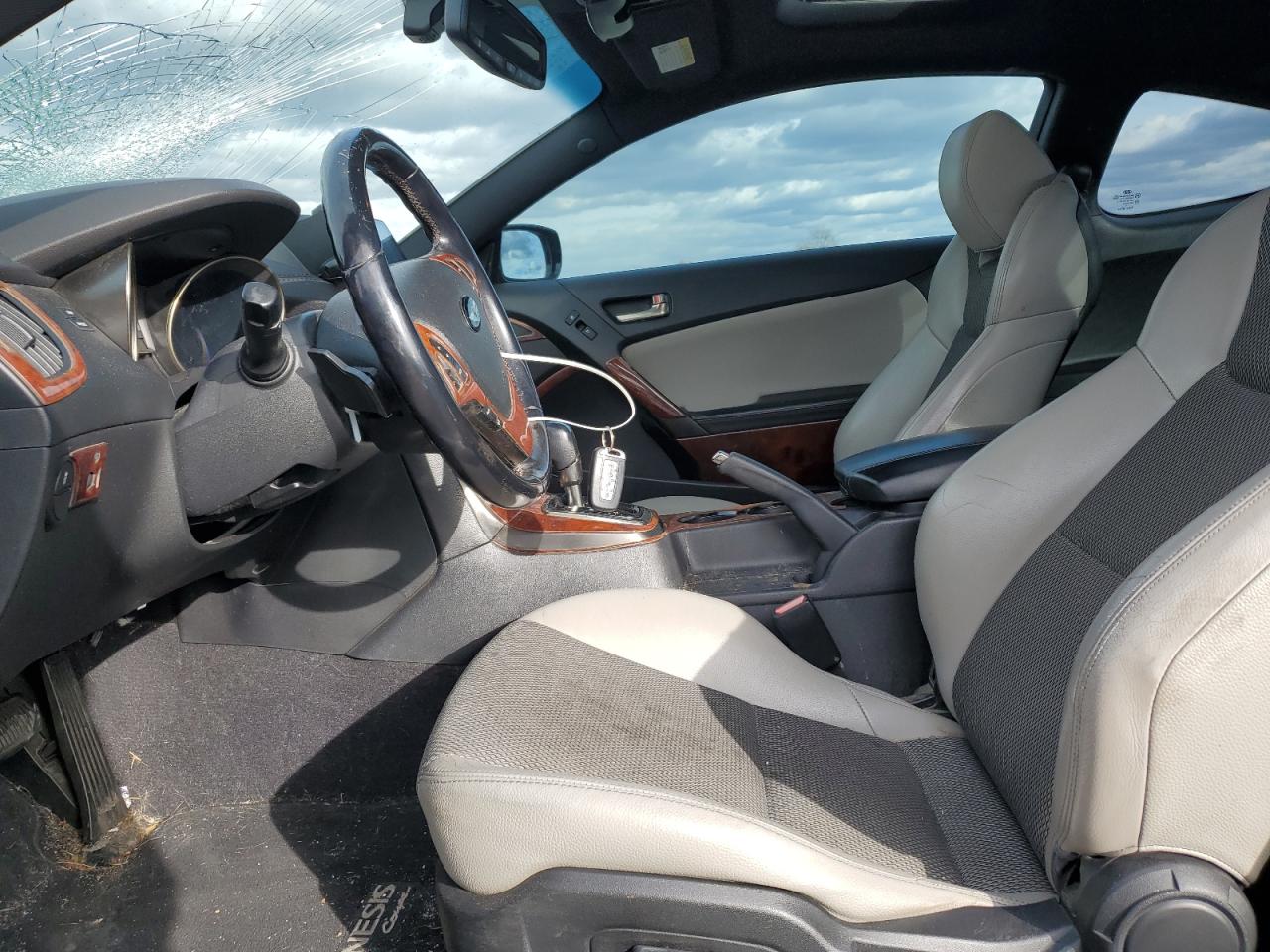 Hyundai Genesis 2.0t Premium