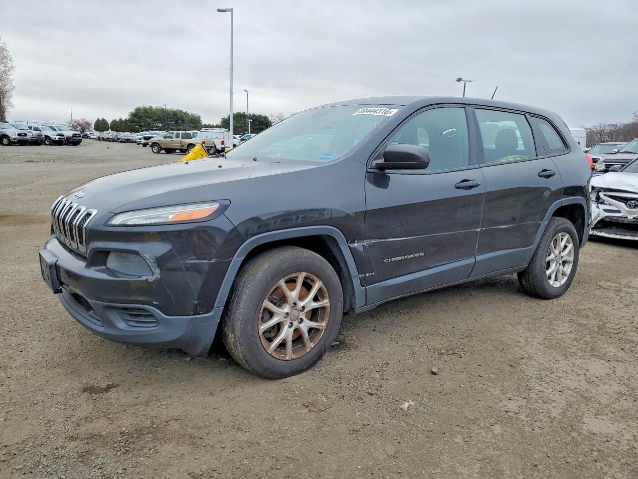 Salvage Jeep Cherokee Image