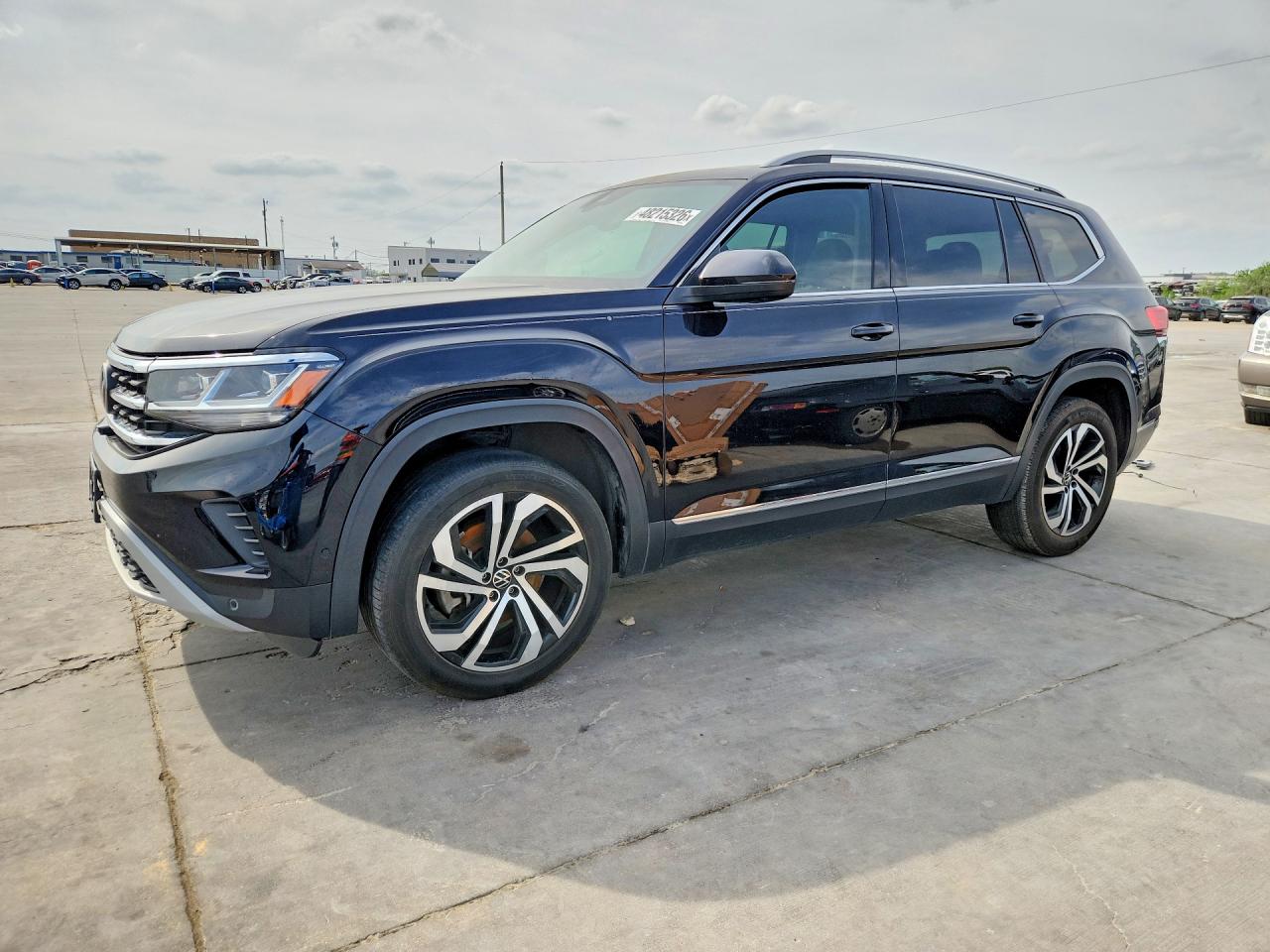 Salvage Volkswagen Atlas Image