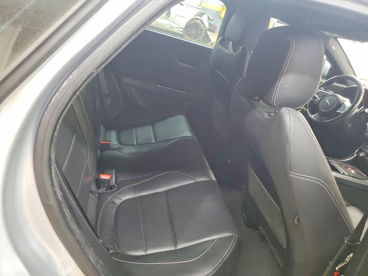 Jaguar XF S