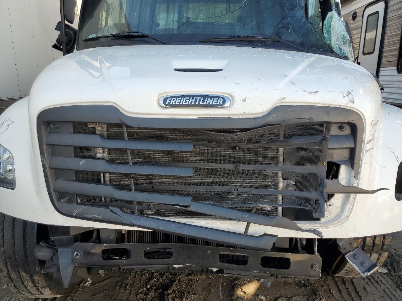Freigliner Em2 106 Medium Duty