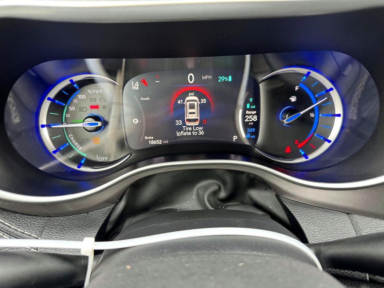 Chrysler Pacifica Hybrid Select