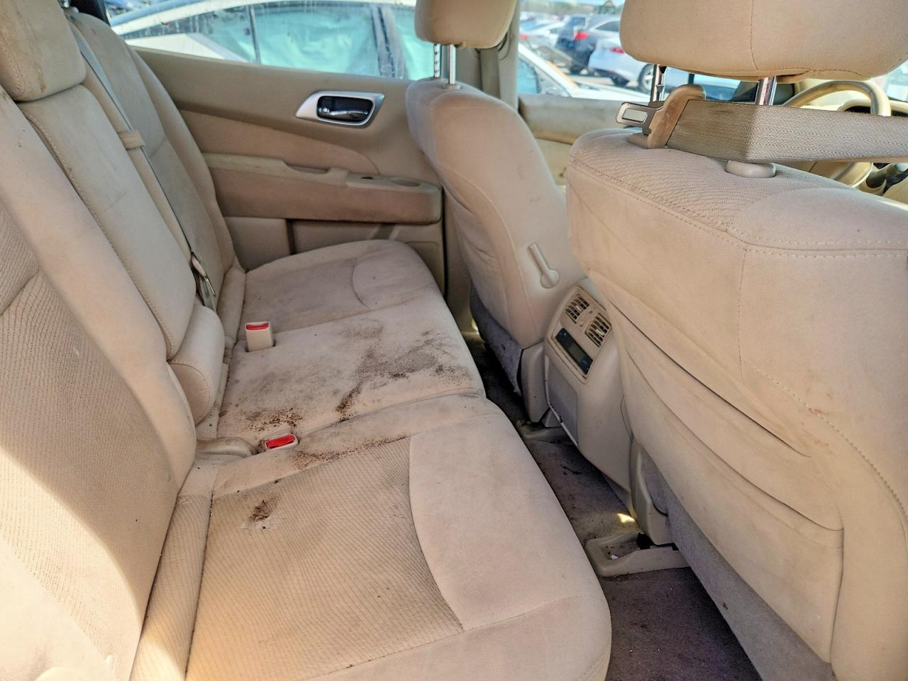 Nissan Pathfinder S