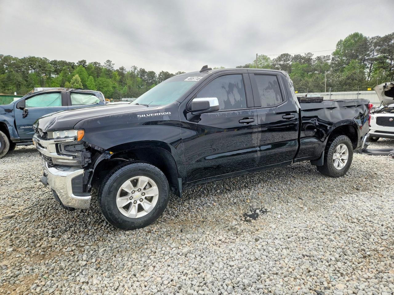 Salvage Chevrolet Silverado Image