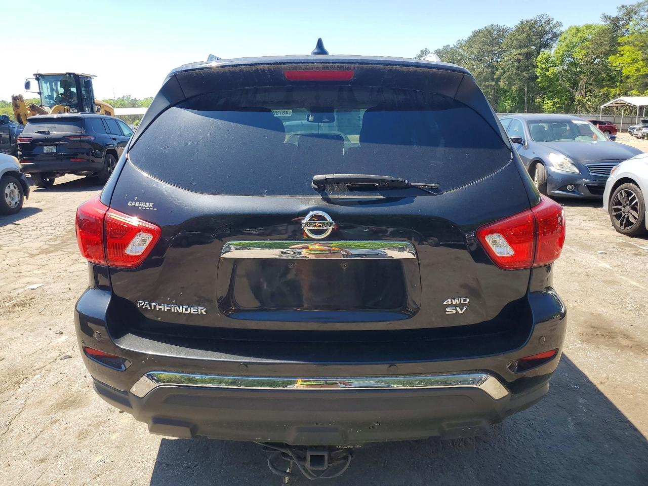 Nissan Pathfinder Sv