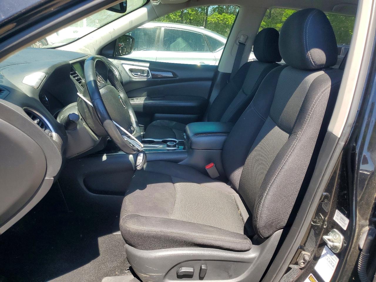 Nissan Pathfinder Sv