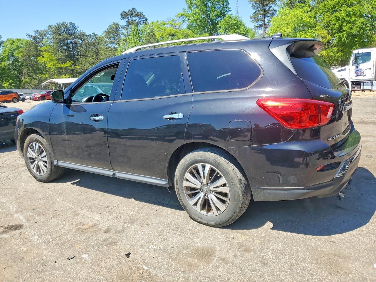 Nissan Pathfinder Sv