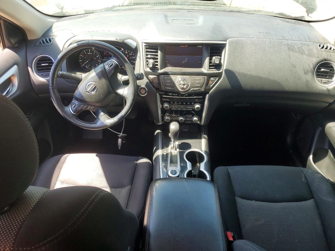 Nissan Pathfinder Sv
