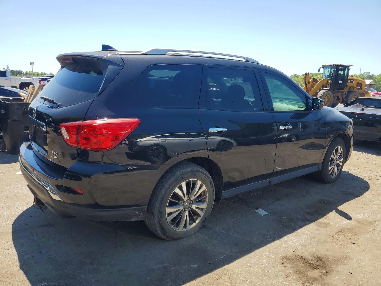 Nissan Pathfinder Sv