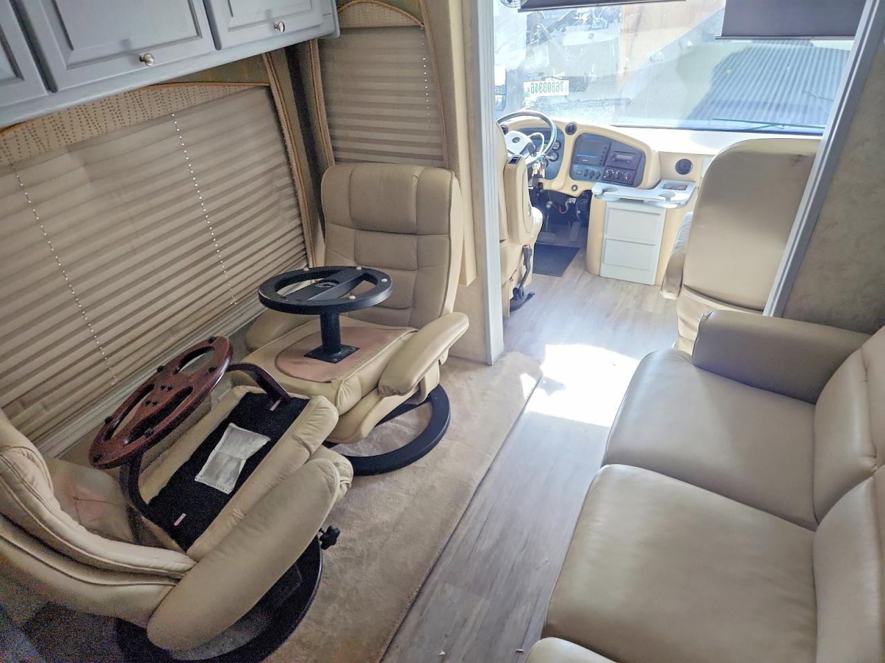 Freigliner Chassis