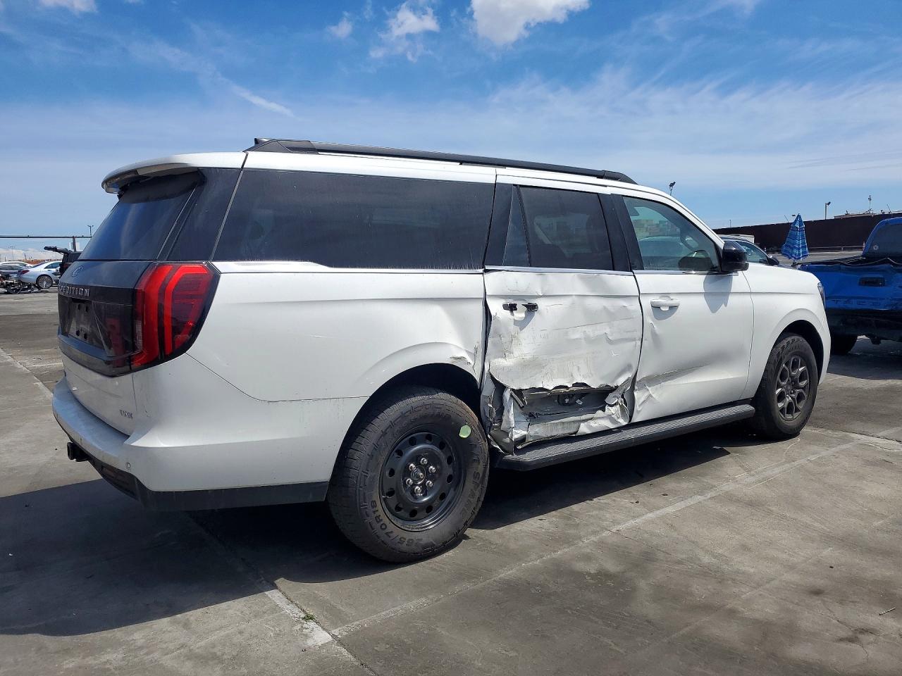 Ford Expedition Max Active