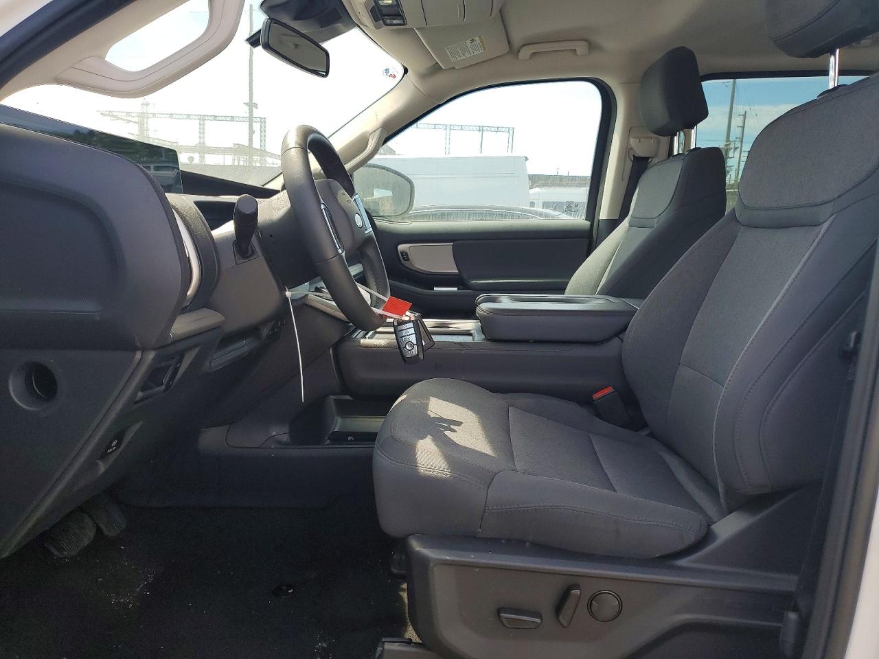Ford Expedition Max Active