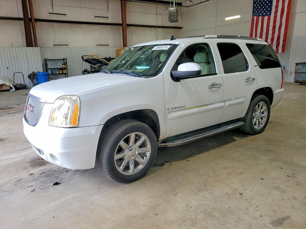 Salvage GMC Yukon Image
