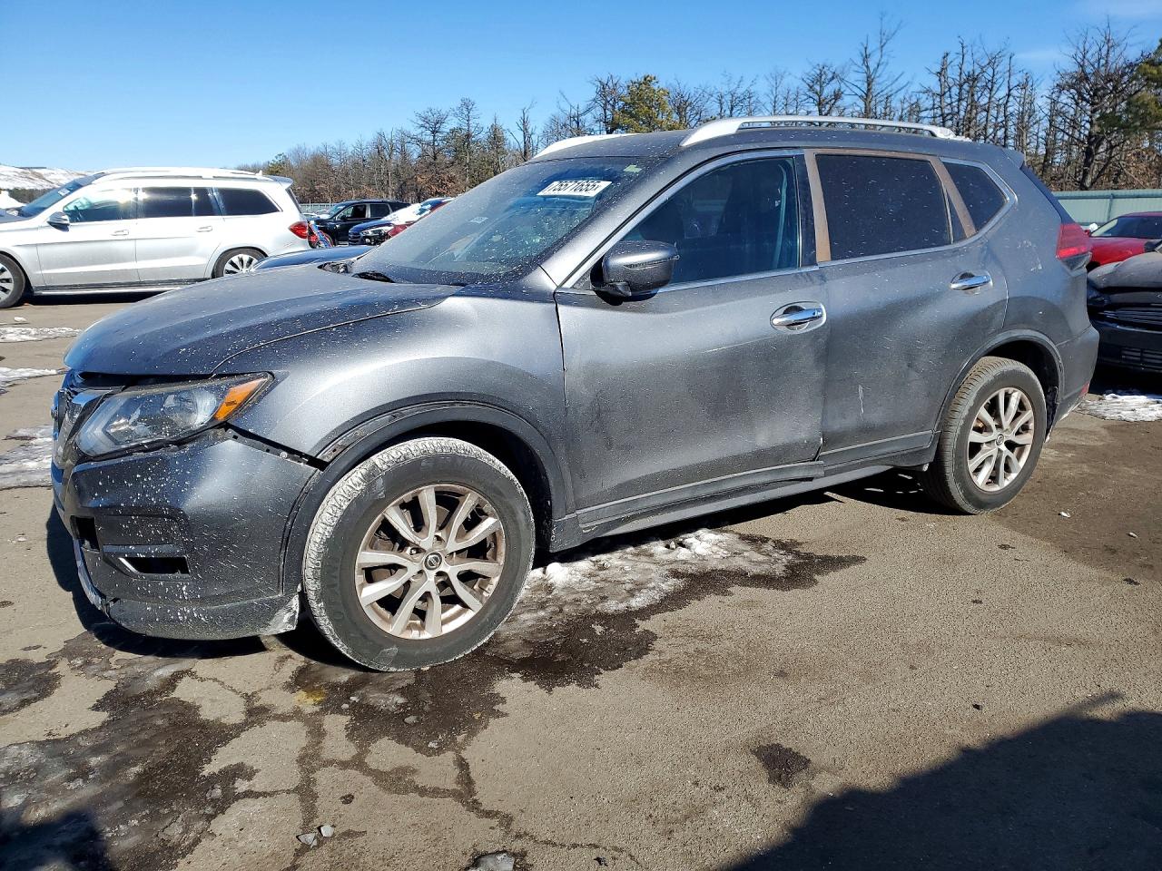 Salvage Nissan Rogue Image