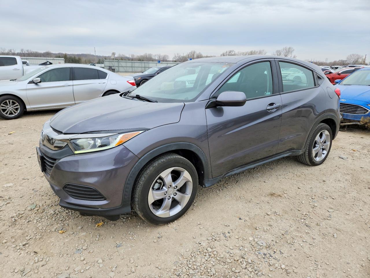Salvage Honda HR-V Image