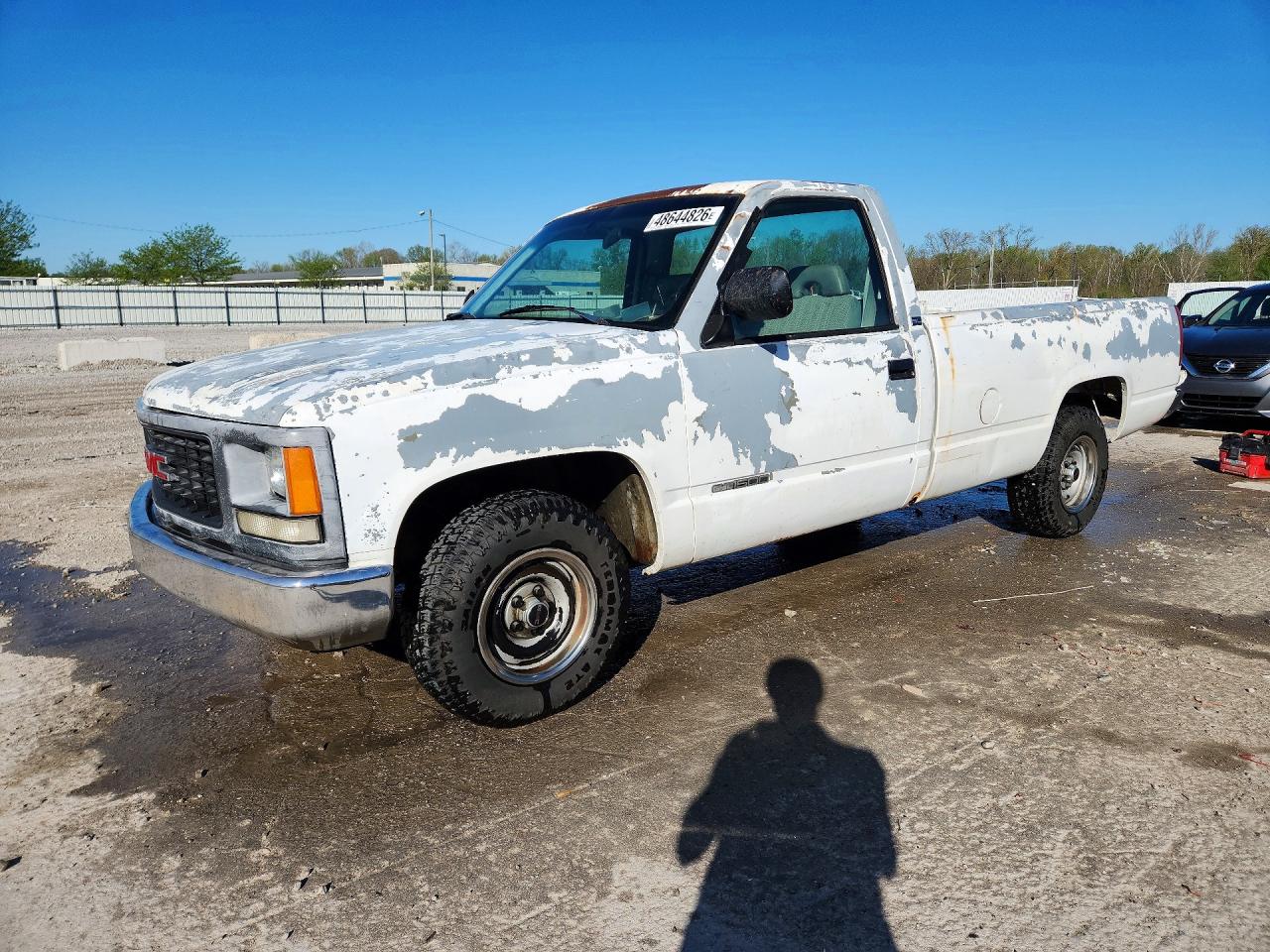 Salvage GMC Sierra Image
