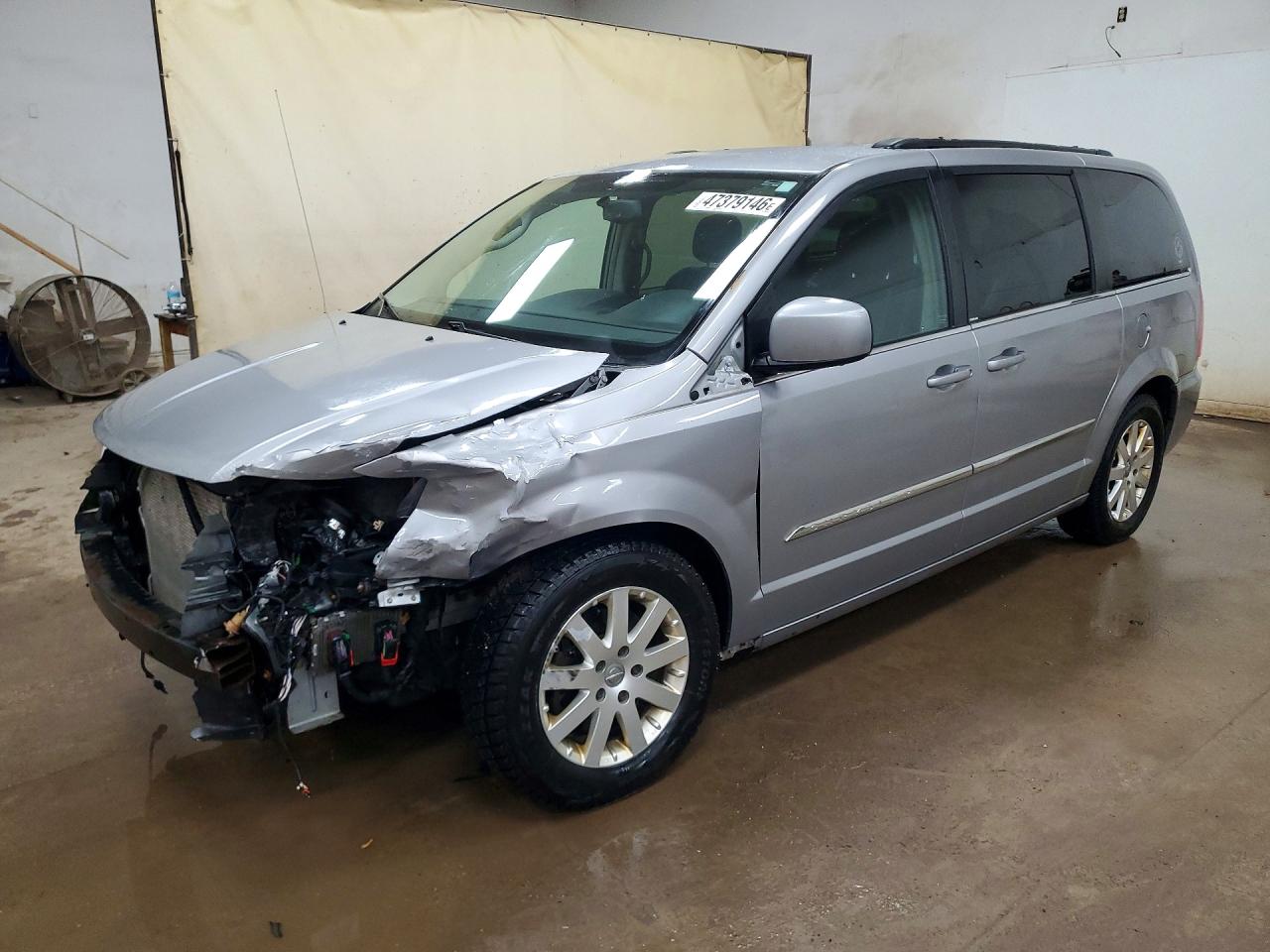 Salvage Chrysler Minivan Image