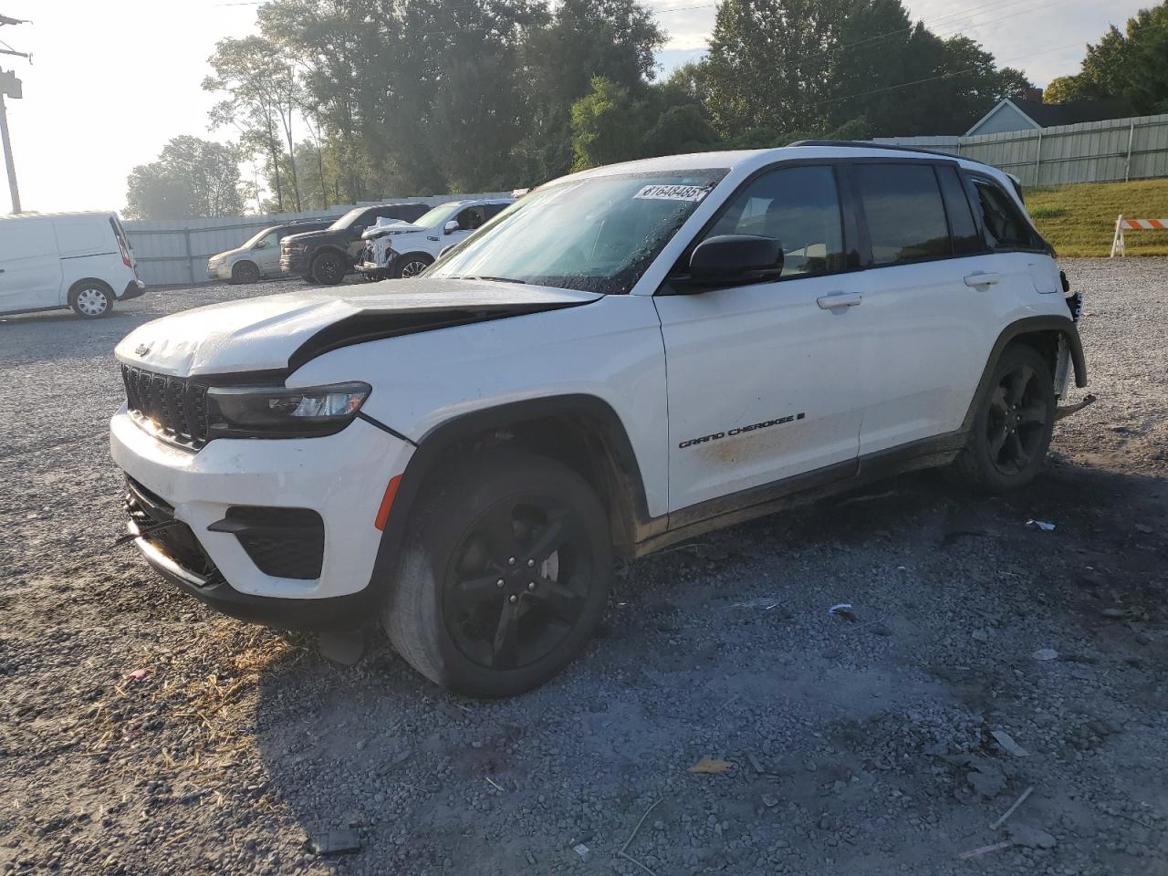 Salvage Jeep Grand Cherokee Image