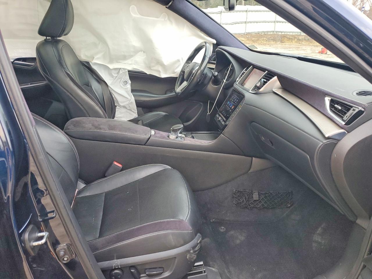 INFINITI Qx Essential