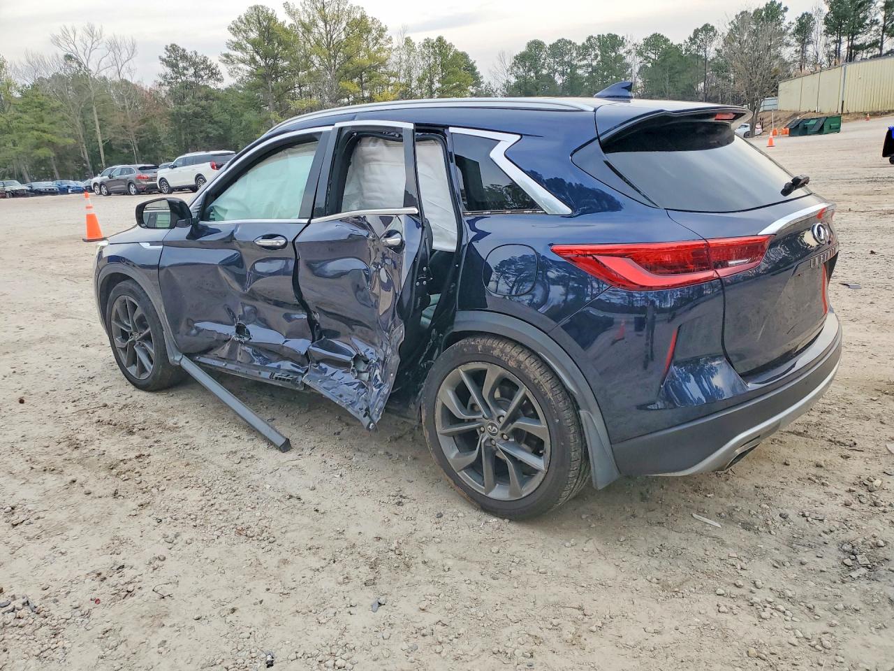 INFINITI Qx Essential