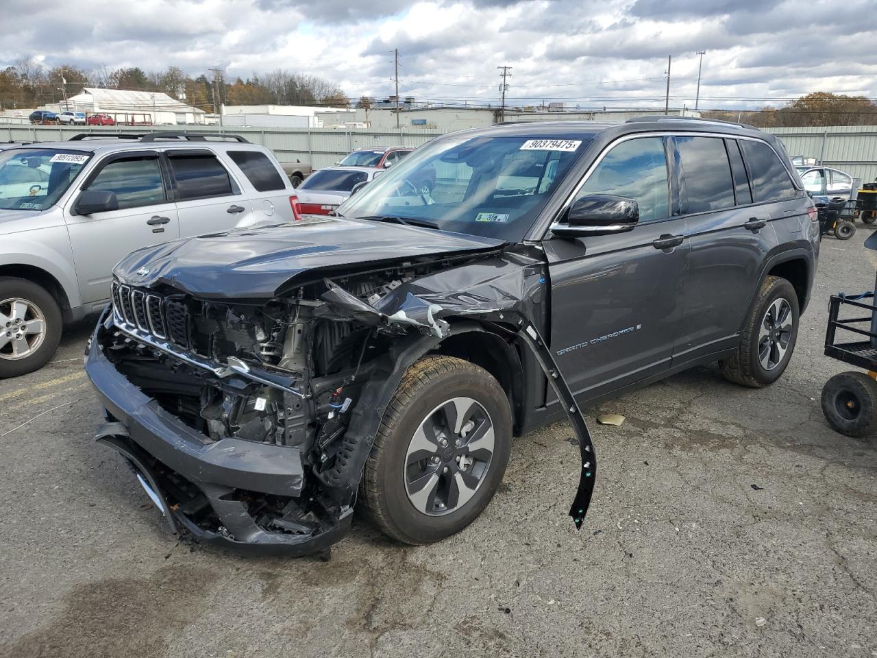 Salvage Jeep Grand Cherokee Image