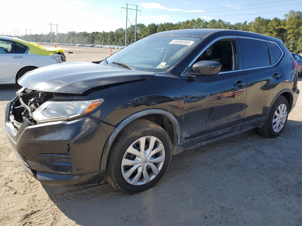 Salvage Nissan Rogue Image