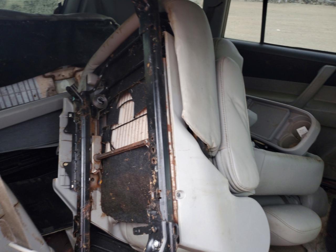 Toyota Highlander Base