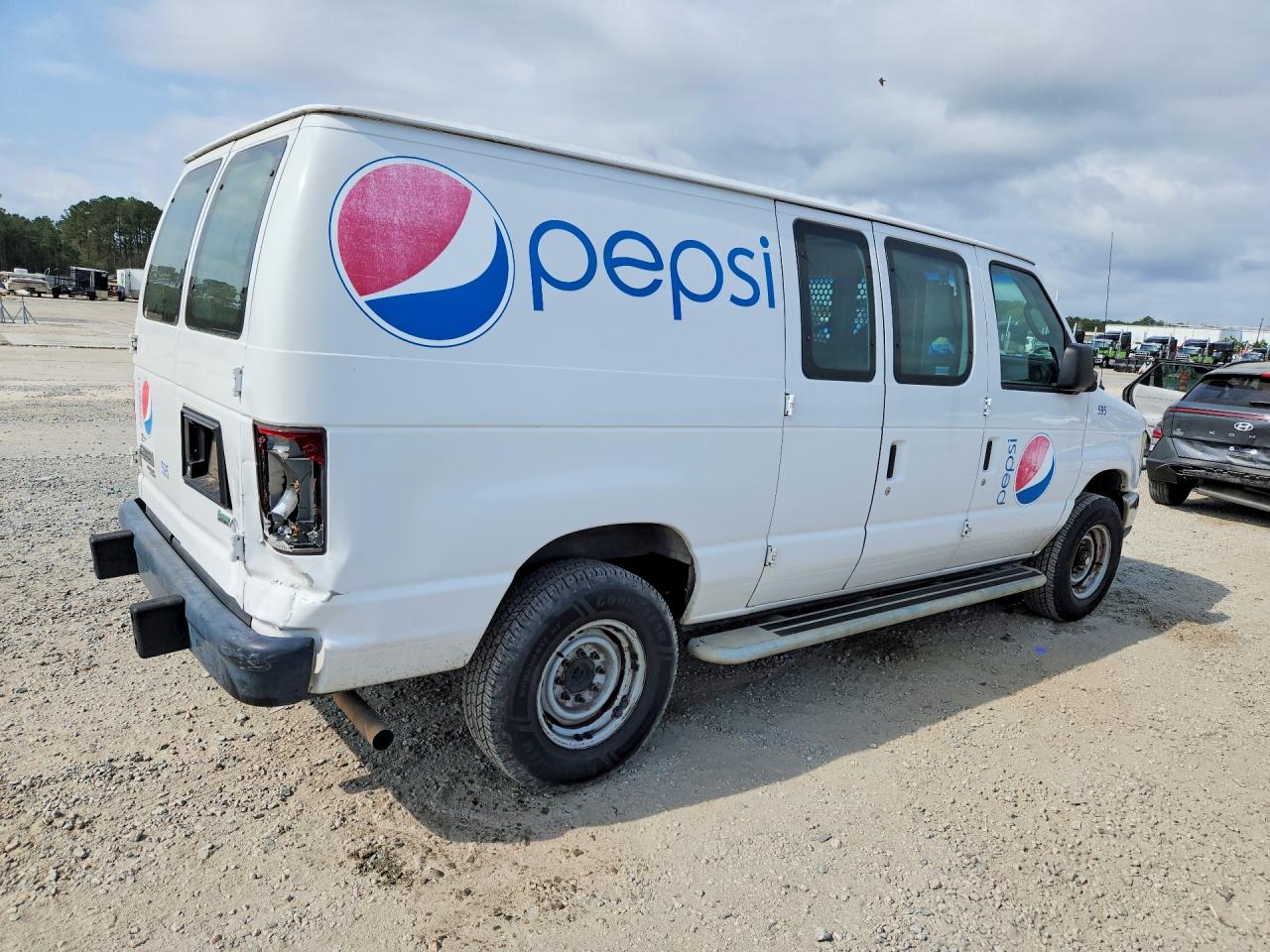 Ford Econoline E250 Van