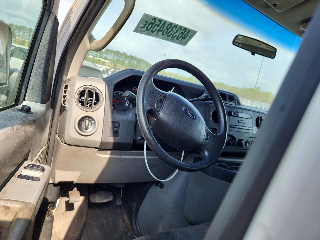 Ford Econoline E250 Van