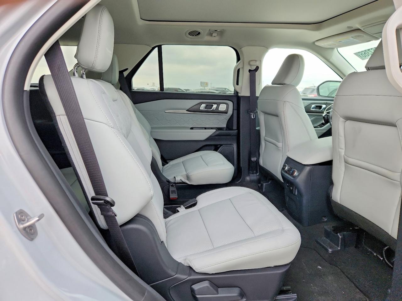 Ford Explorer Platinum