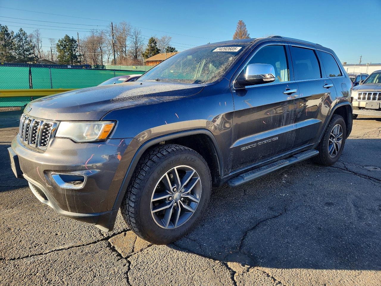 Salvage Jeep Grand Cherokee Image