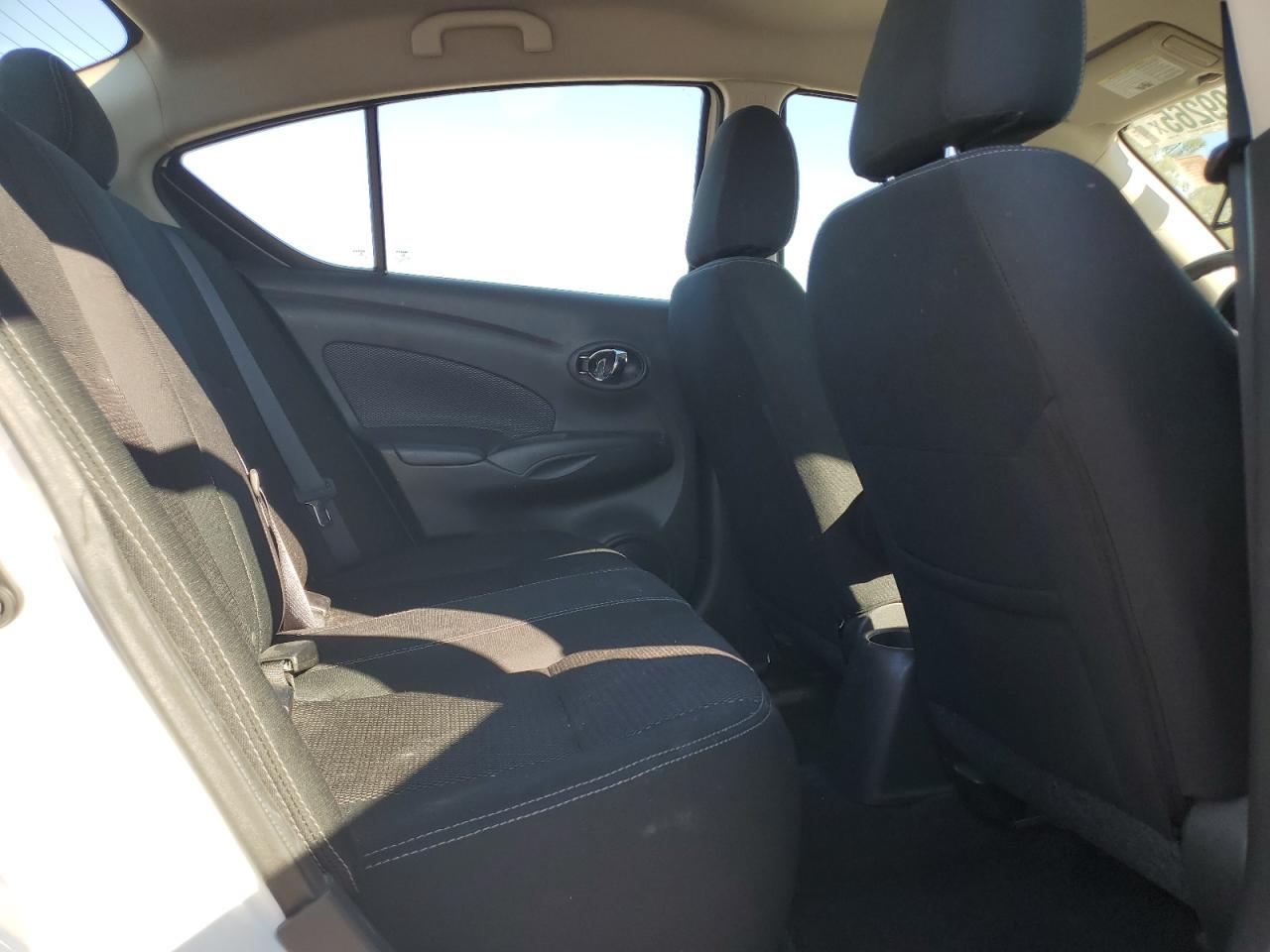 Nissan Versa S