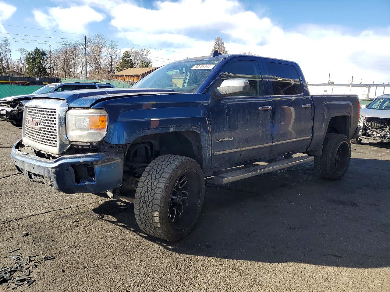 Salvage GMC Sierra Image