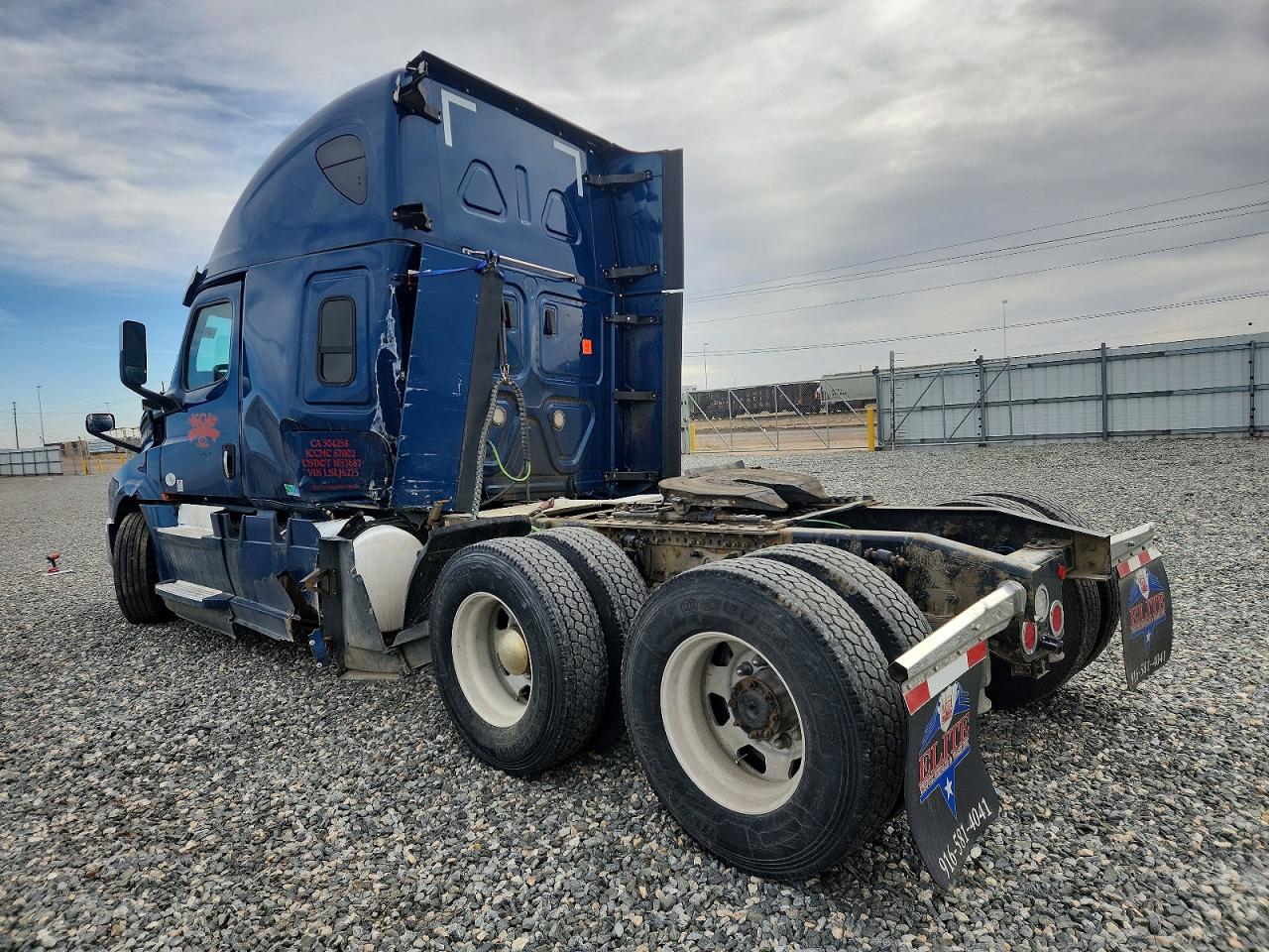 Freigliner Cascadia 126