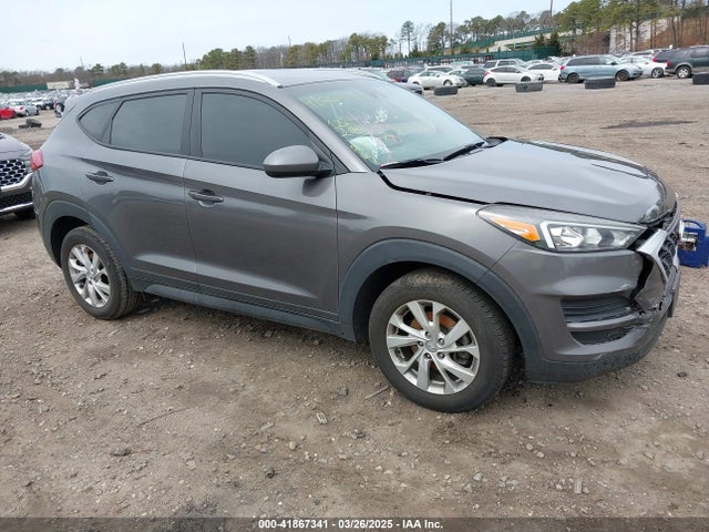 Salvage Hyundai TUCSON Image