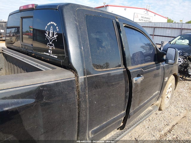 Nissan Titan Se