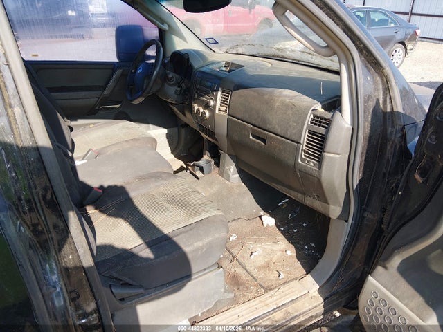 Nissan Titan Se