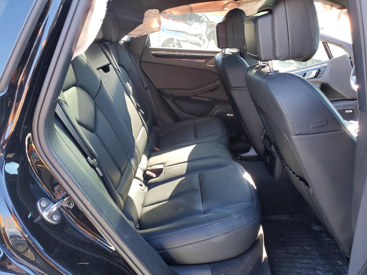 Porsche Macan Base