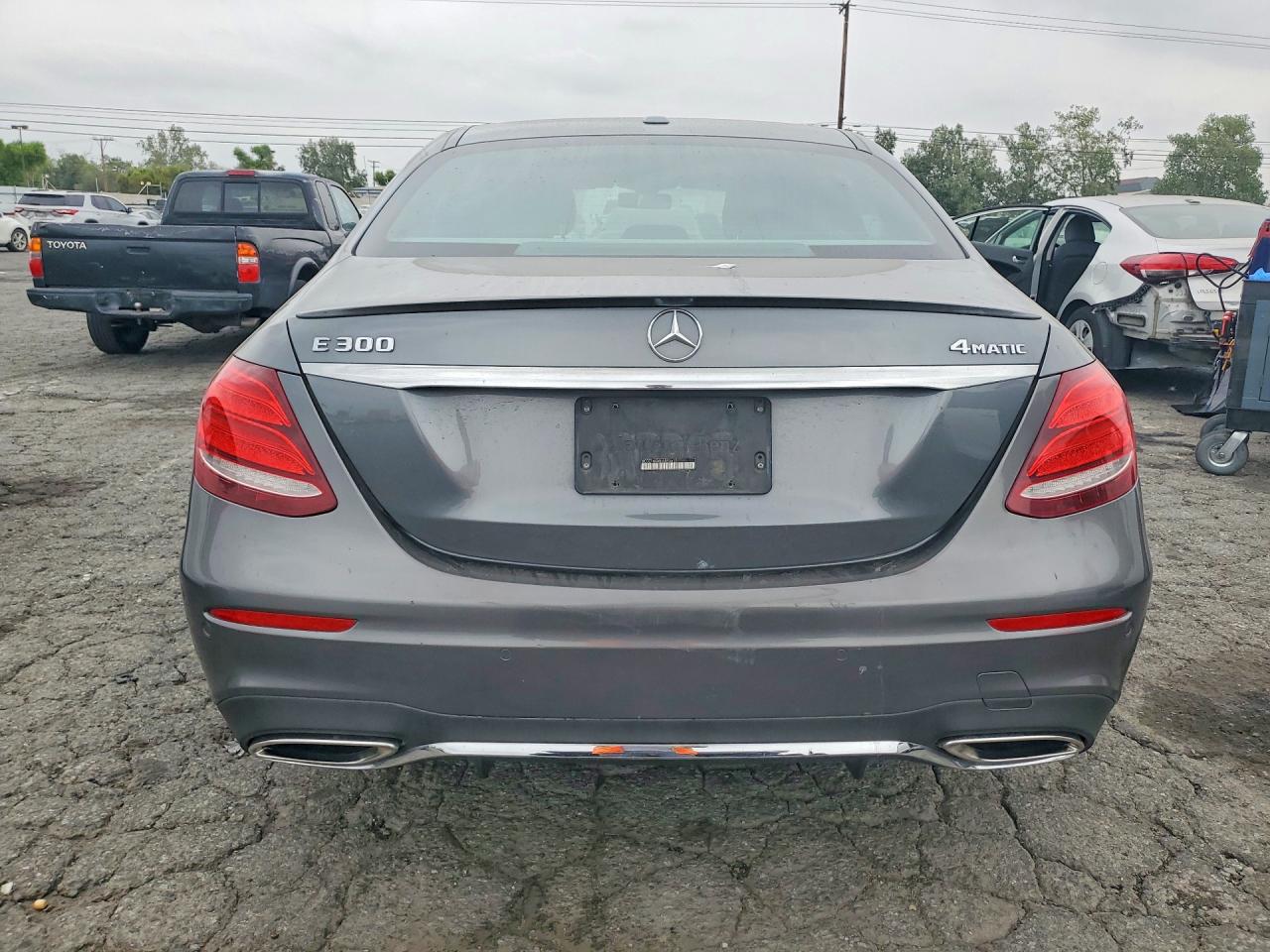 Mercedes-Benz E-Class 300 4matic