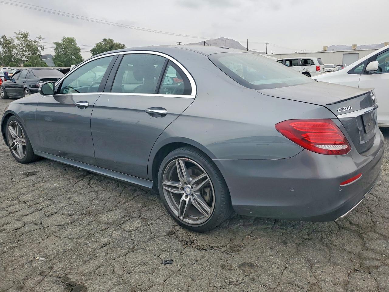 Mercedes-Benz E-Class 300 4matic