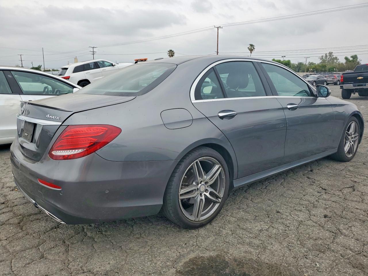Mercedes-Benz E-Class 300 4matic